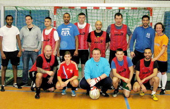 SGE-Boxer beim Fußball